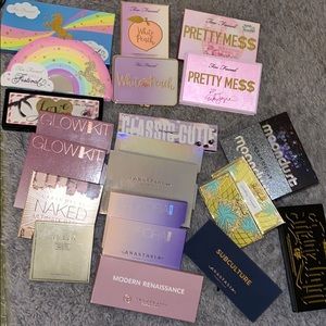 Eyeshadow/highlighting pallets